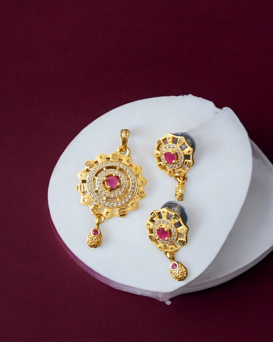 High Gold Plated Stunning American Diamond And Pink Diamond Studded Forming Designer Round Pendant Set