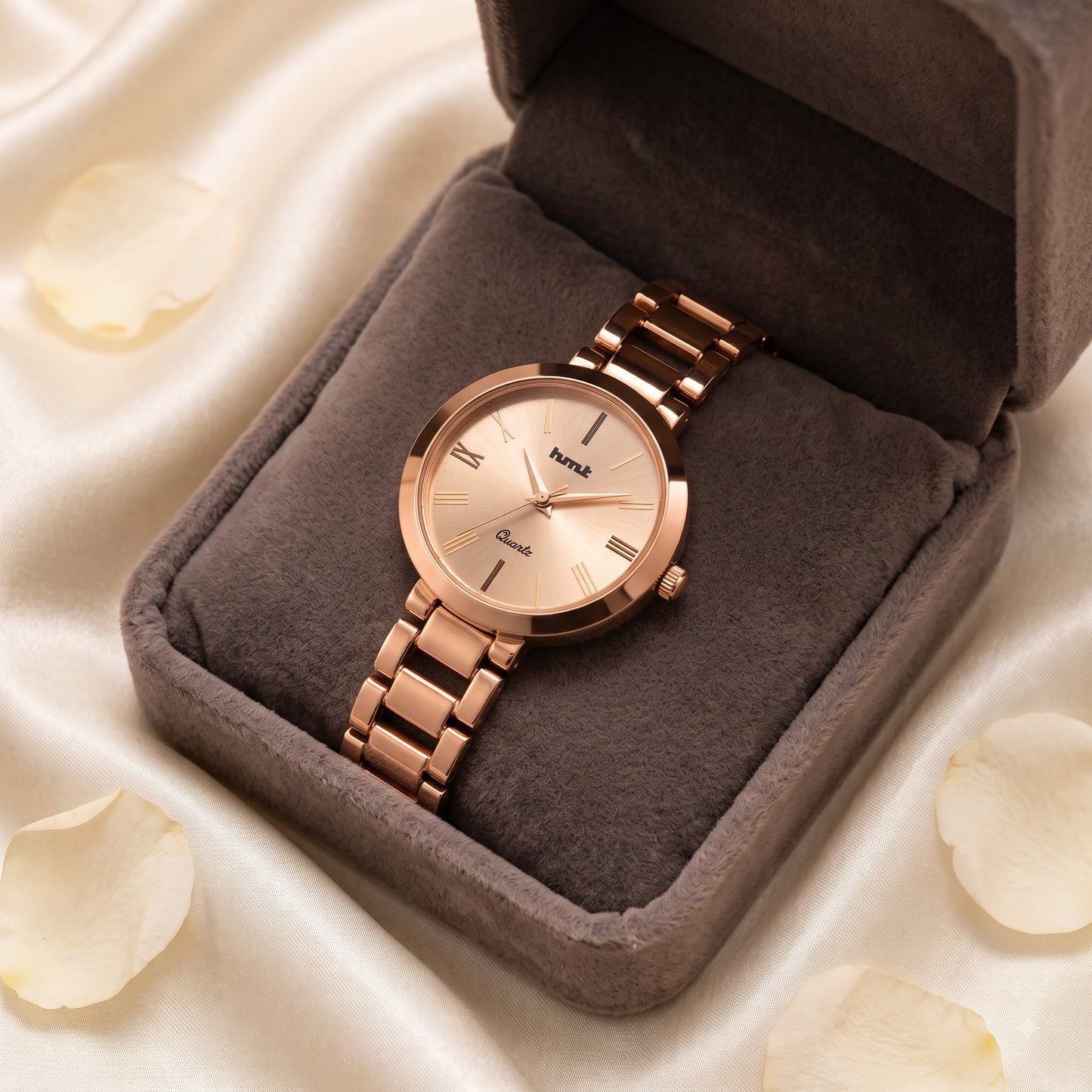 Elegant Rose Gold Women's Analog Quartz Watch – Classic Metallic Link Bracelet
